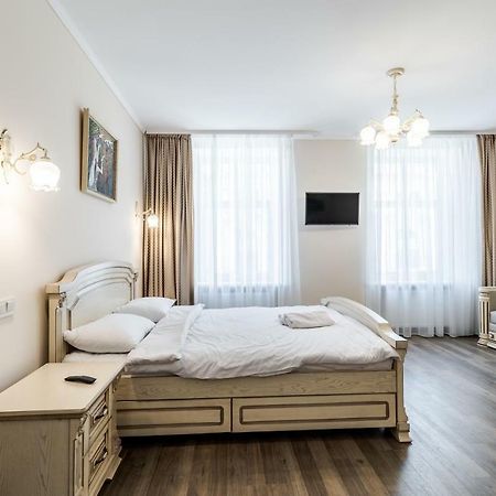 Opera House Apartment 3 Lviv Eksteriør billede