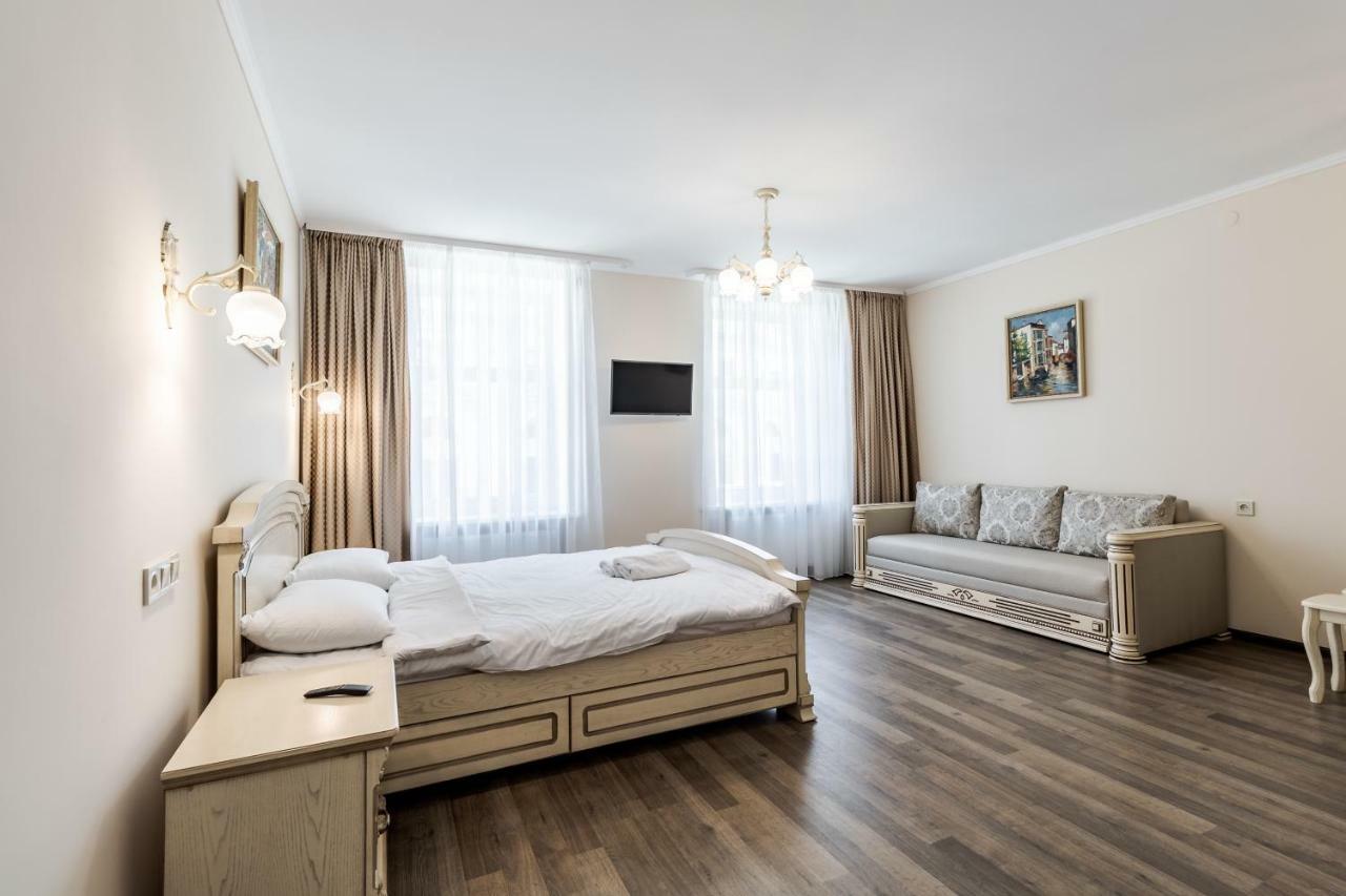 Opera House Apartment 3 Lviv Eksteriør billede