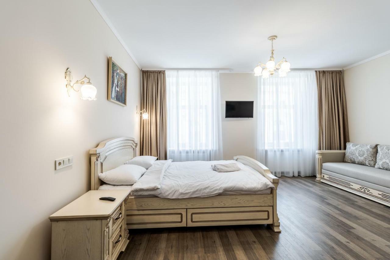Opera House Apartment 3 Lviv Eksteriør billede