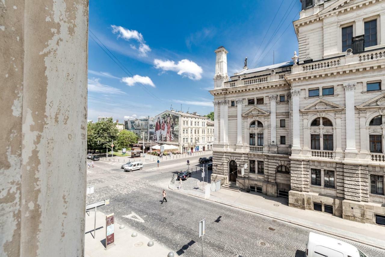 Opera House Apartment 3 Lviv Eksteriør billede